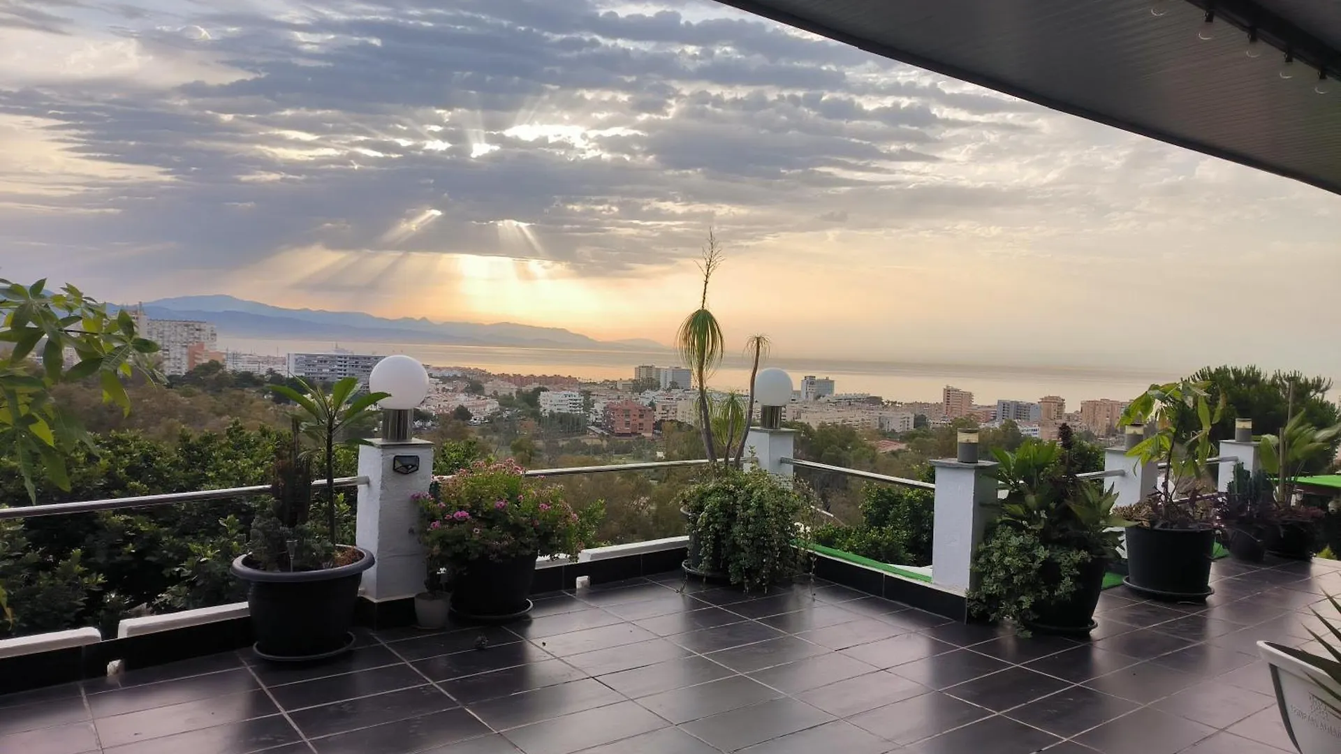 Homestay Pinar Suites Habitaciones Torremolinos